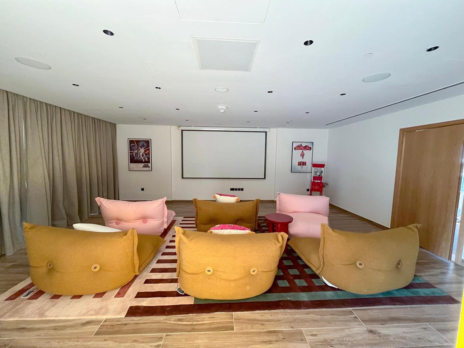 Bright & Modern 1br In Socio Hills Apartment