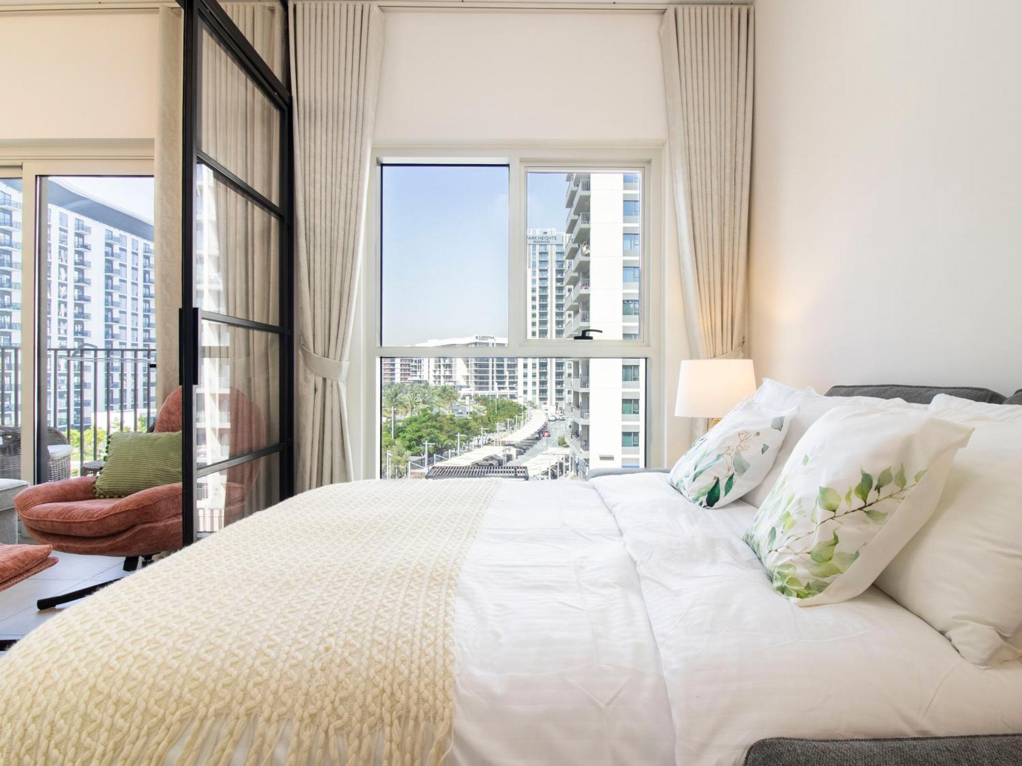 Bright & Modern 1br In Socio Hills Apartment